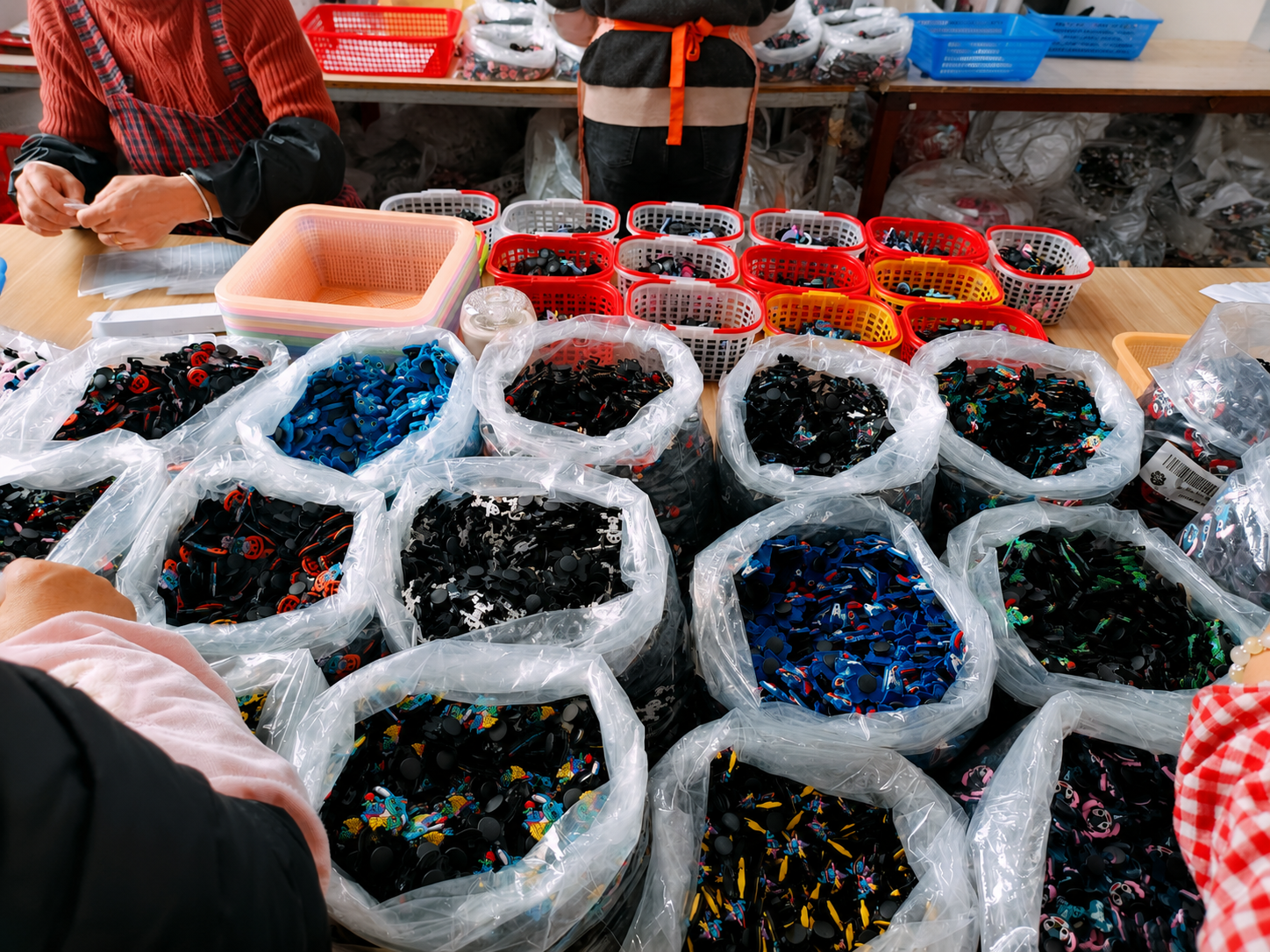 Xiaoyeah hand sorting PVC products